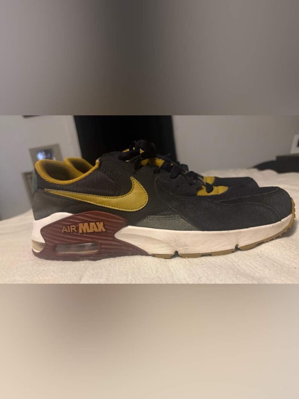 Nike mens black and Mustard Air Max Sneakers